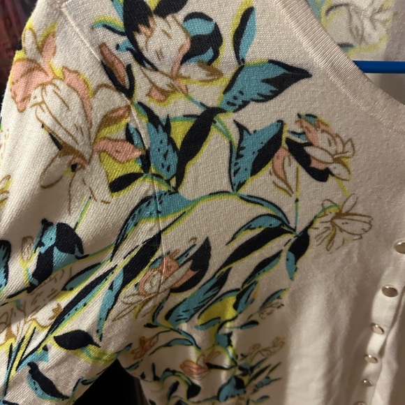 Sweater, EUC, Unbranded Size Large, Super Lightweight Cardigan, Beautiful Colors - Picture 3 of 6